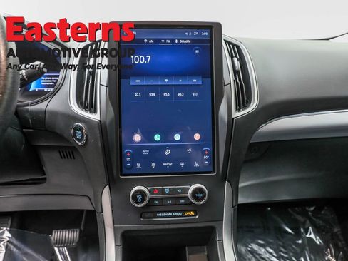 Used 2022 Ford Edge SEL w/ Sport Appearance Package image 12
