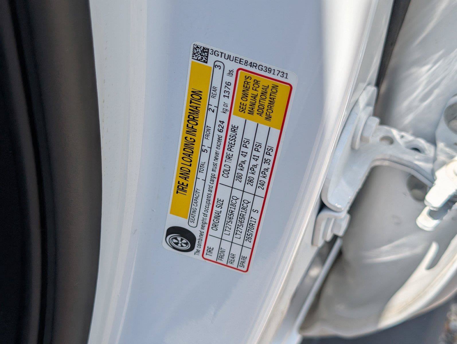Used 2024 GMC Sierra 1500 AT4 w/ AT4 Premium Package AWD/4WD image 16