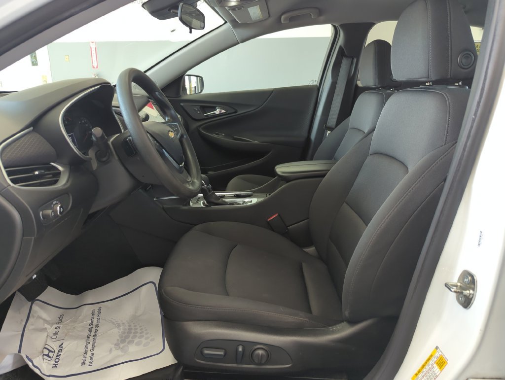 Used 2023 Chevrolet Malibu LT w/ Driver Confidence Package FWD image 10
