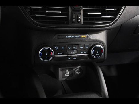 Certified 2025 Ford Escape ST-Line AWD/4WD image 13