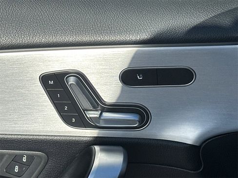 Used 2019 Mercedes-Benz A 220 4MATIC image 11