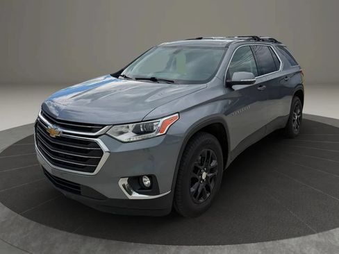 Used 2021 Chevrolet Traverse LT AWD/4WD image 3