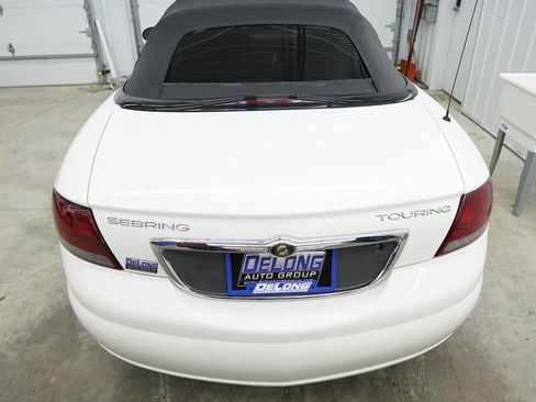Used 2005 Chrysler Sebring Touring image 13