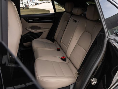 Certified 2025 Porsche Macan Electric RWD image 32