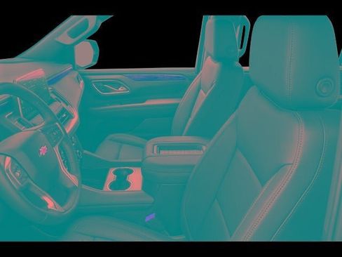 Used 2024 Chevrolet Suburban LT w/ Luxury Package RWD image 17