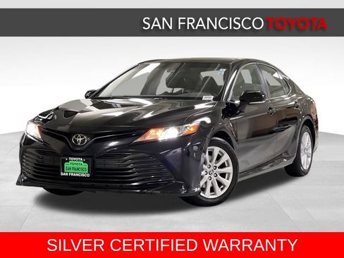 Certified 2020 Toyota Camry LE image 1