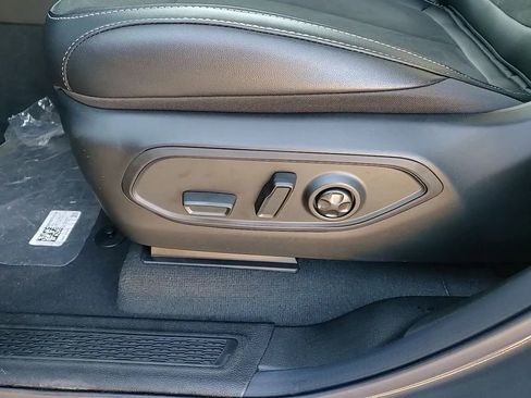 New 2025 Jeep Grand Cherokee Altitude AWD/4WD image 11