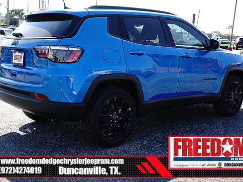 New 2026 Jeep Compass Latitude image 5