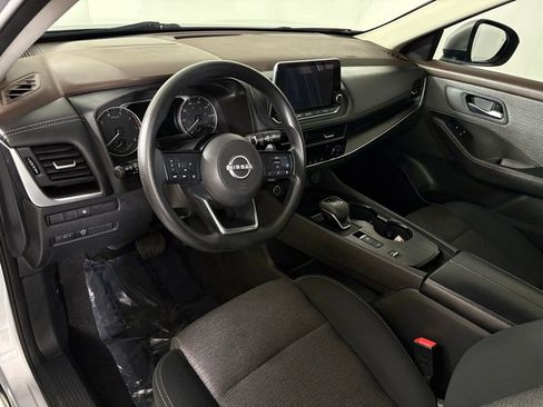 Used 2023 Nissan Rogue SV FWD image 16