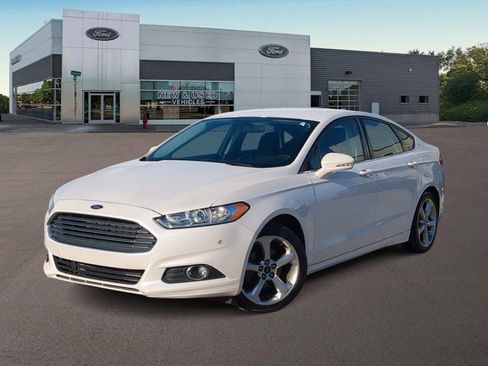 Used 2013 Ford Fusion SE image 1