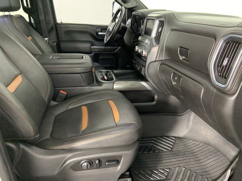 Used 2020 GMC Sierra 2500 AT4 w/ AT4 Premium Package image 17