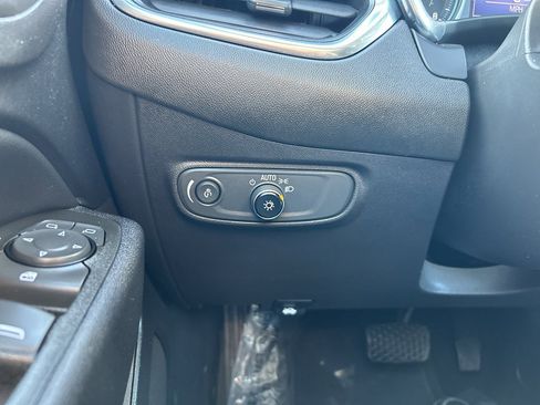Used 2022 Chevrolet Equinox LT AWD/4WD image 25
