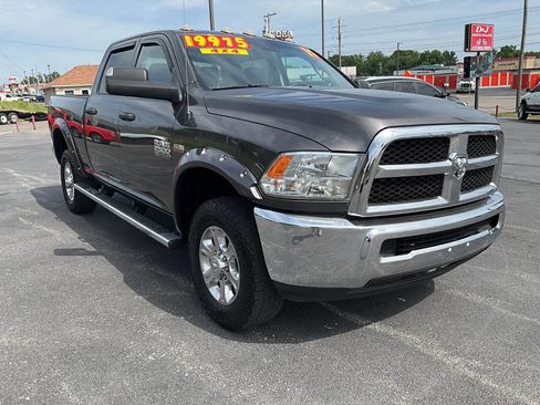 Used 2017 RAM 2500 Tradesman w/ Chrome Appearance Group AWD/4WD image 7