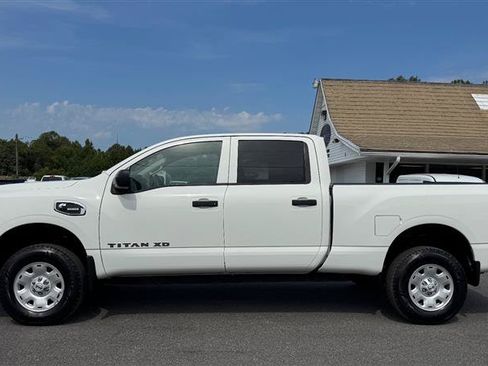 Used 2017 Nissan Titan S AWD/4WD image 8