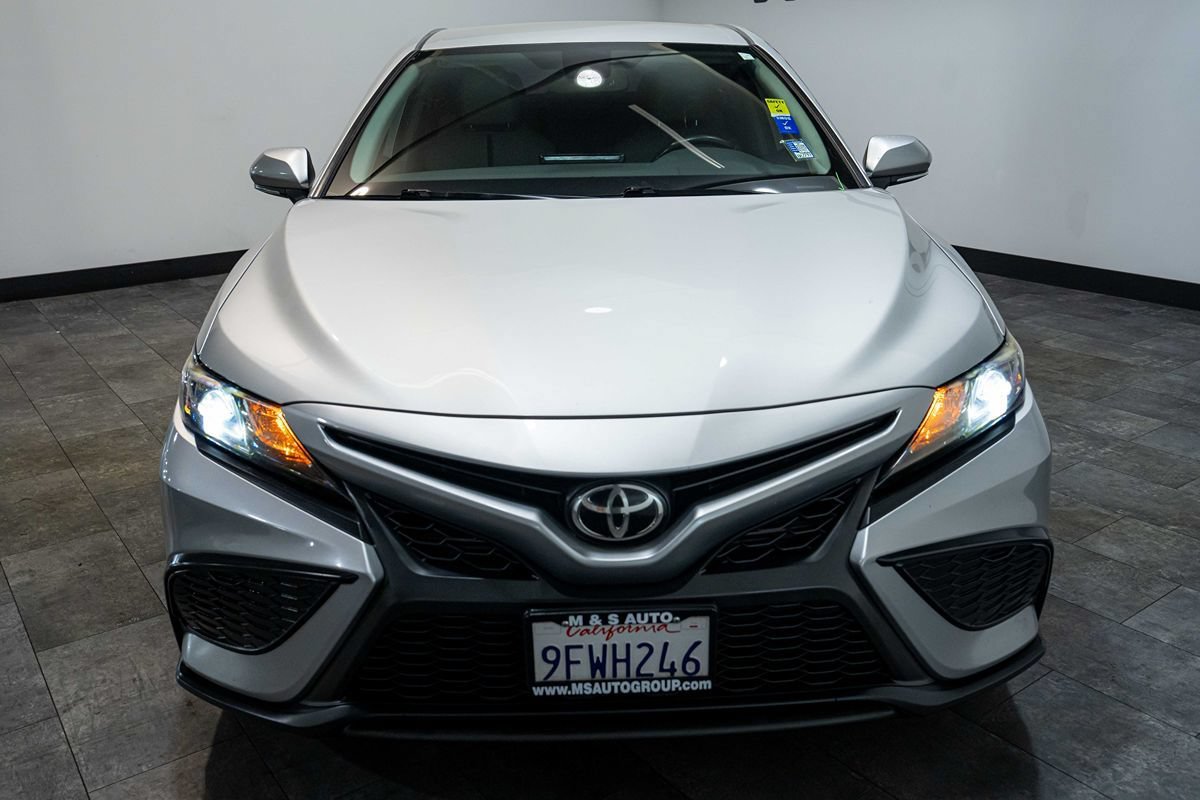 Used 2021 Toyota Camry SE w/ Convenience Package FWD image 19