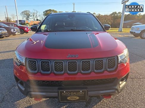 Used 2023 Jeep Compass Trailhawk image 2