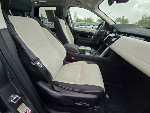 Used 2025 Land Rover Discovery Sport S image 11