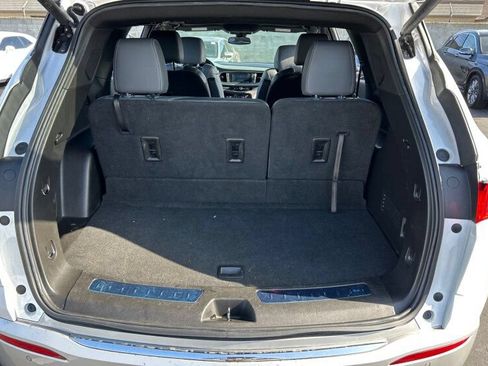 Used 2023 Buick Enclave Essence w/ Experience Buick Package FWD image 6