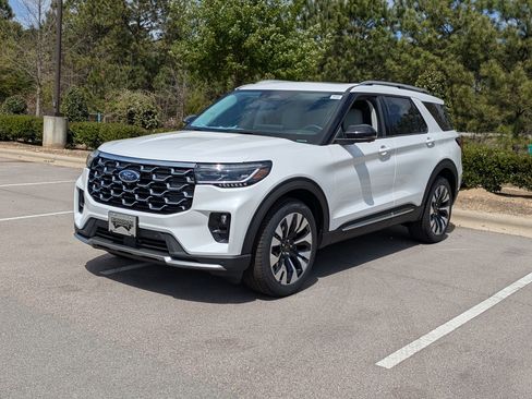 New 2026 Ford Explorer Platinum image 8