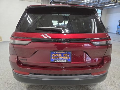 New 2026 Jeep Grand Cherokee Limited w/ Limited Altitude Package image 6