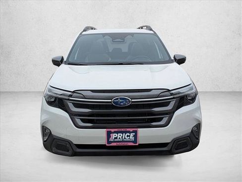 Used 2025 Subaru Forester Limited image 2