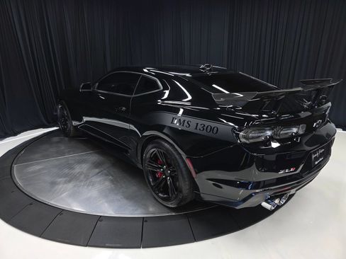 Used 2021 Chevrolet Camaro ZL1 RWD image 13