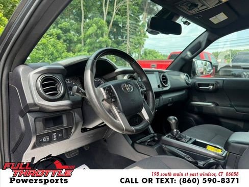 Used 2019 Toyota Tacoma TRD Off-Road AWD/4WD image 20