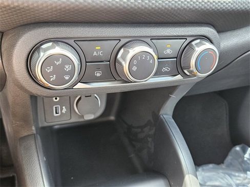 Used 2025 Nissan Kicks Play S image 20