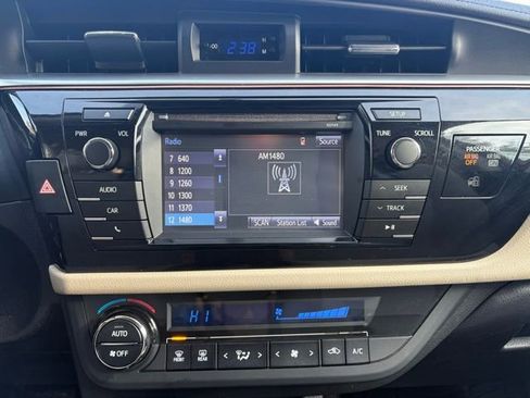 Used 2015 Toyota Corolla LE image 24