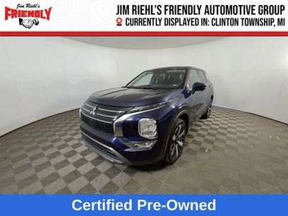 Used 2025 Mitsubishi Outlander SE