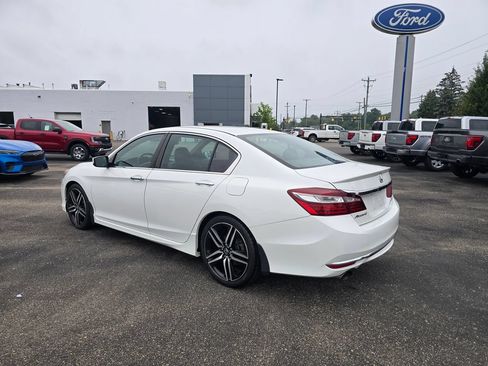 Used 2017 Honda Accord Sport image 3
