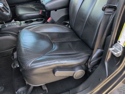 Certified 2017 Jeep Wrangler Unlimited Sahara image 14