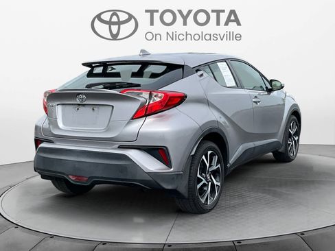 Used 2018 Toyota C-HR XLE FWD image 6