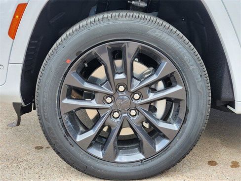 New 2026 Jeep Grand Cherokee L Limited image 7