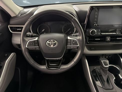 Used 2021 Toyota Highlander XLE FWD image 30