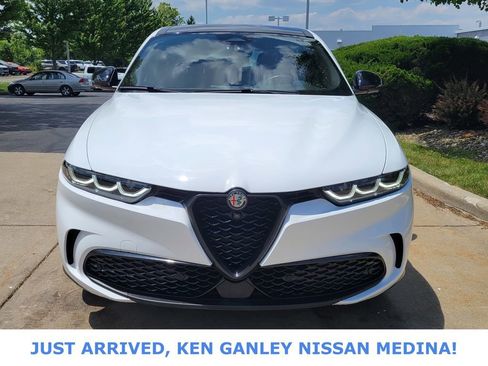 Used 2024 Alfa Romeo Tonale Veloce AWD/4WD image 8