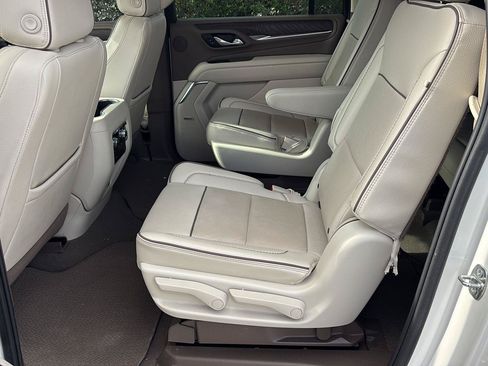 Used 2023 GMC Yukon XL Denali RWD image 15
