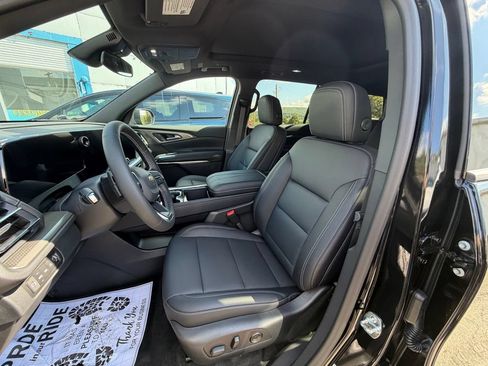 New 2027 Chevrolet Traverse LT w/ Sun and Wheel Package AWD/4WD image 9