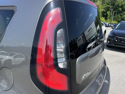 Used 2016 Kia Soul FWD image 10