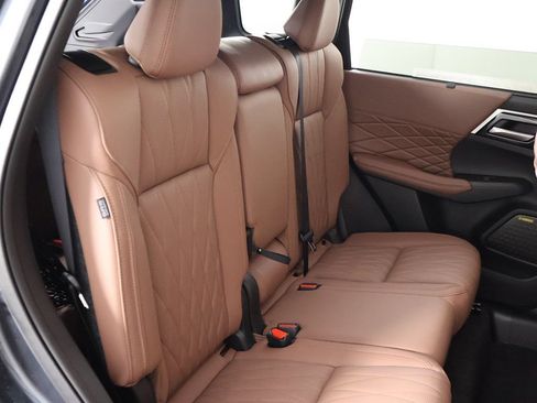Used 2025 Mitsubishi Outlander SEL AWD/4WD image 38