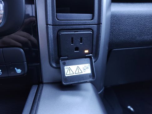 Used 2017 RAM 1500 Sport image 35