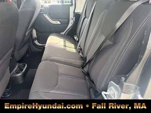 Used 2016 Jeep Wrangler Unlimited Sahara w/ Connectivity Group image 14