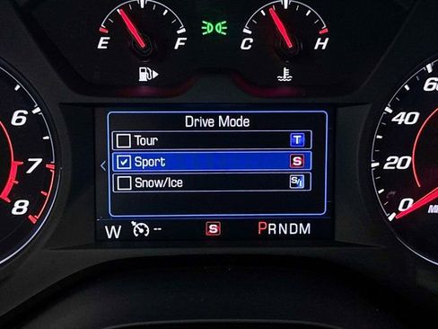 Used 2020 Chevrolet Camaro LT w/ RS Package image 10