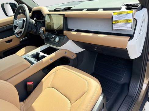 New 2026 Land Rover Defender 110 X-Dynamic SE AWD/4WD image 13