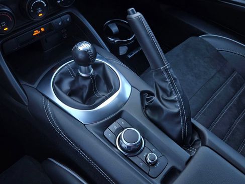 Certified 2025 MAZDA MX-5 Miata Club w/ Brembo/BBS Recaro Package RWD image 17