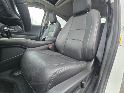 Used 2020 Honda HR-V Touring image 23