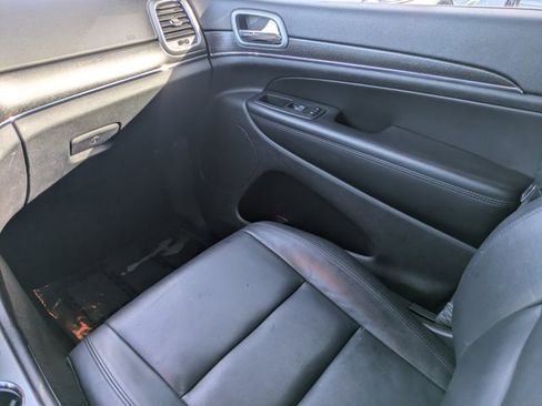 Used 2018 Jeep Grand Cherokee Limited image 14