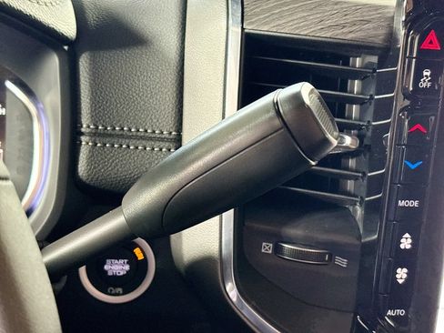 New 2026 RAM 2500 Laramie AWD/4WD image 18