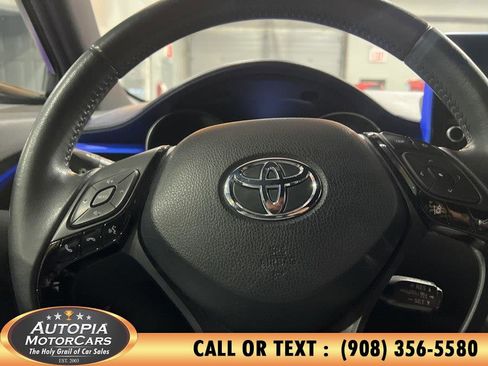 Used 2020 Toyota C-HR XLE image 21