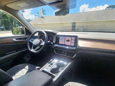 Used 2025 Volkswagen Atlas SE AWD/4WD image 27
